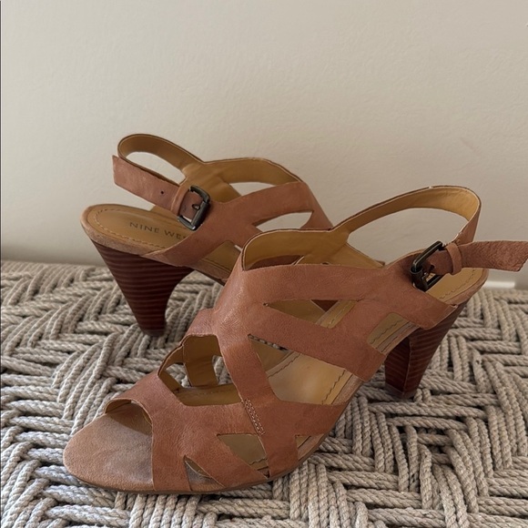 Nine West 8.5 Brown Leather Strappy Wood Heeled Sandals Women - Picture 2 of 7